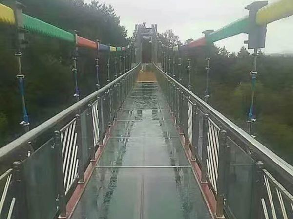 景區(qū)玻璃吊橋的使用壽命該如何提升 景區(qū)玻璃吊橋的使用壽命該如何提升